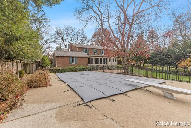 635 N Linden Street, Marshall, MI 49068