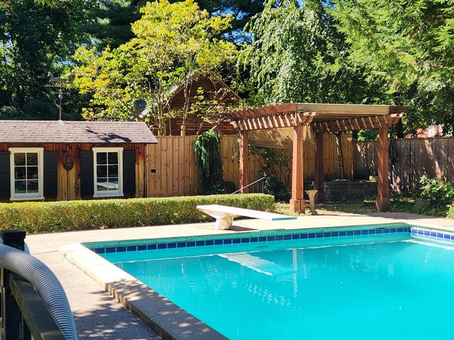 635 N Linden Street, Marshall, MI 49068