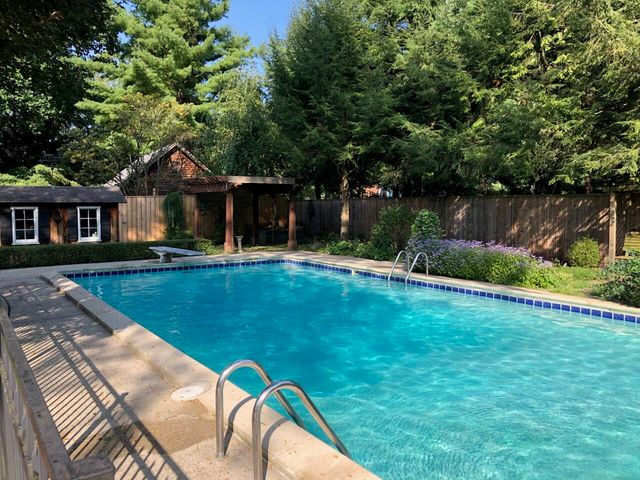 635 N Linden Street, Marshall, MI 49068