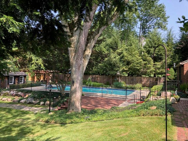 635 N Linden Street, Marshall, MI 49068