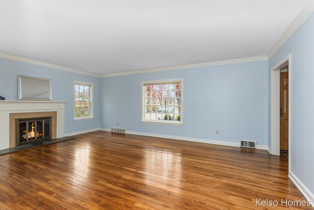 635 N Linden Street, Marshall, MI 49068