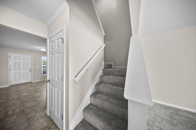 3691 Sugarbark Drive, Canal Winchester, OH 43110
