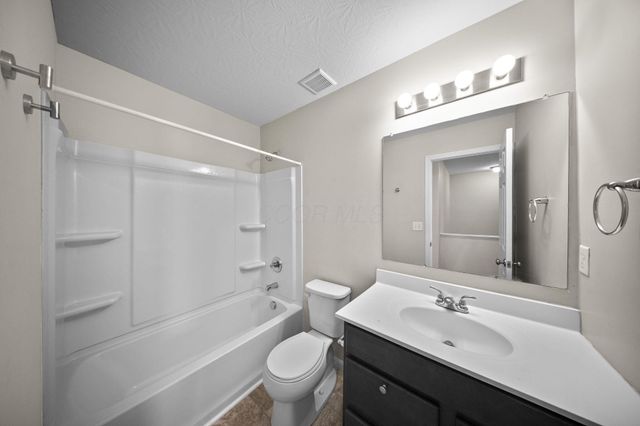 3691 Sugarbark Drive, Canal Winchester, OH 43110