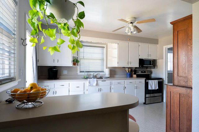 2137 Johnson STREET, La Crosse, WI 54601