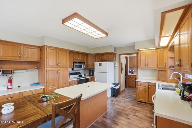 1103 Poppy Drive, Wapakoneta, OH 45895