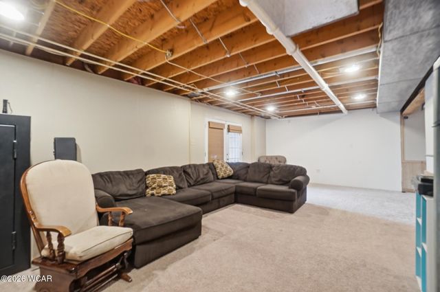 1103 Poppy Drive, Wapakoneta, OH 45895