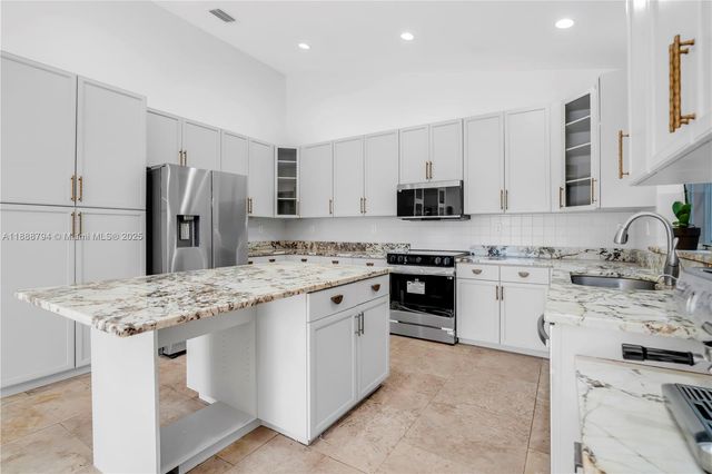 2791 SW 190th Ave, Miramar, FL 33029