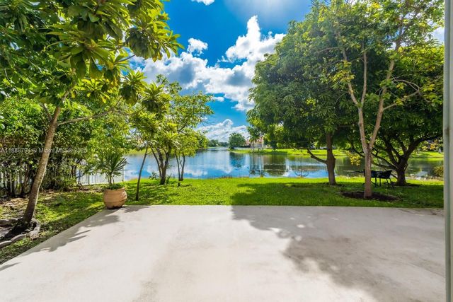 2791 SW 190th Ave, Miramar, FL 33029