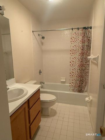 68 Foxbridge Village Road 68, Branford, CT 06405