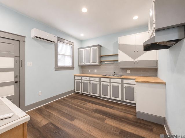 2145 Cherry, Baton Rouge, LA 70802