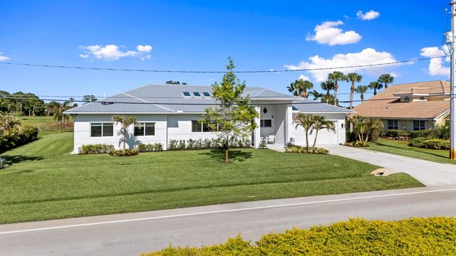 3213 SE Morningside Boulevard, Port St. Lucie, FL 34952
