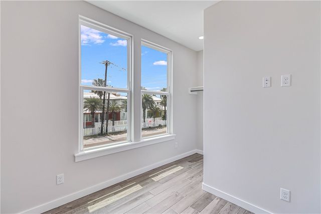 603 E Avenue G 203, Port Aransas, TX 78373