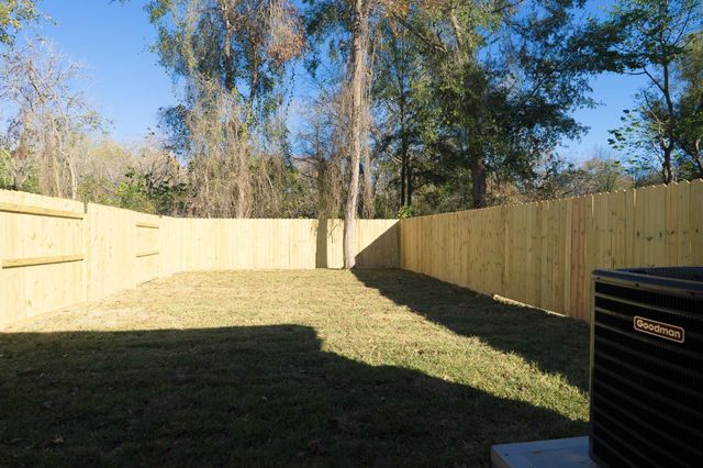 308 S 12th Street B, Conroe, TX 77301