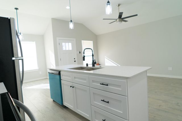 308 S 12th Street B, Conroe, TX 77301