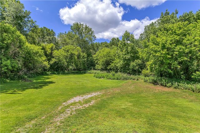 1747 Galilee Rd, Wampum, PA 16157