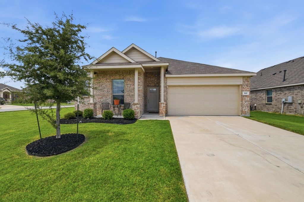 948 High Noon Drive, Fort Worth, TX 76052