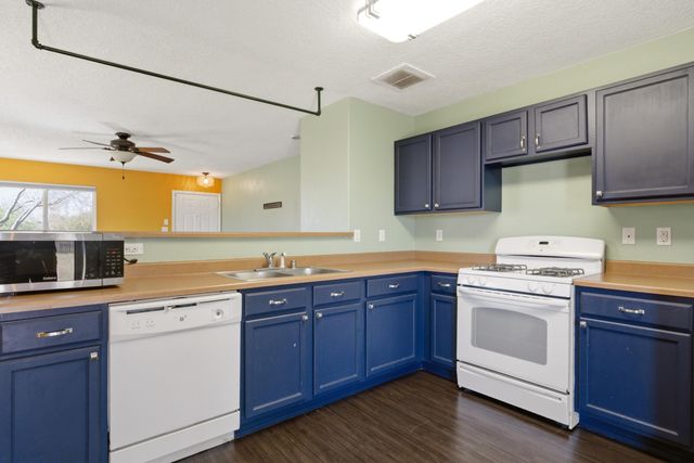 23 Tome Vista Drive, Los Lunas, NM 87031