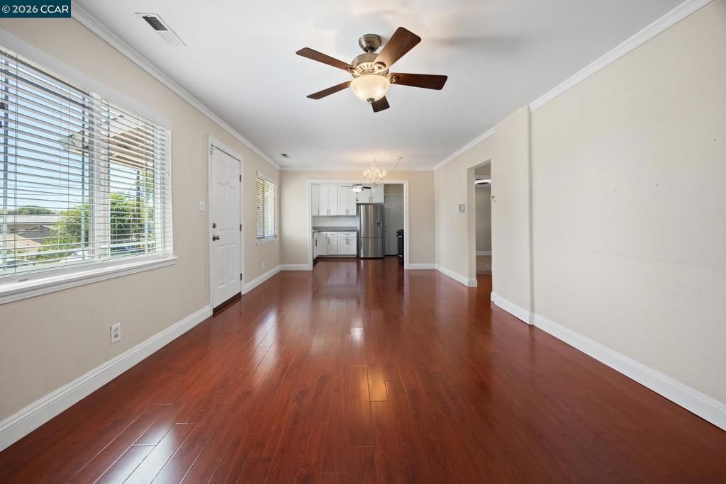 Image 12 of property listing at 2437 Hemlock Avenue, Concord, CA 94520