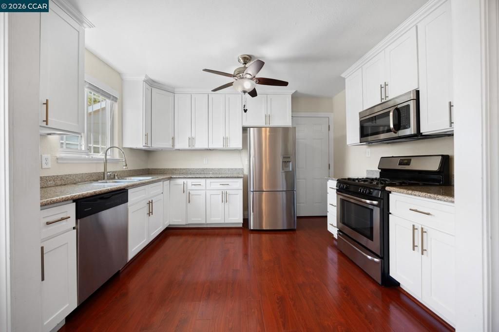 Image 14 of property listing at 2437 Hemlock Avenue, Concord, CA 94520
