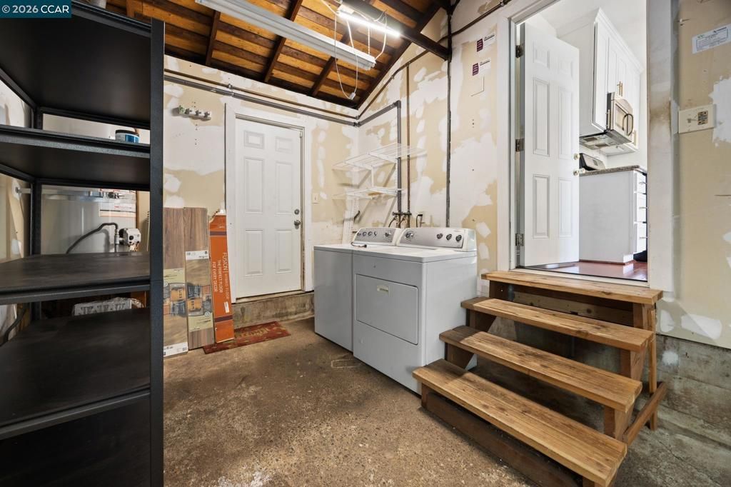 Image 18 of property listing at 2437 Hemlock Avenue, Concord, CA 94520