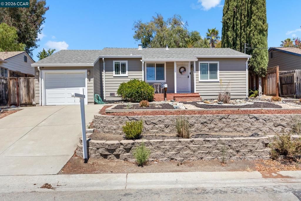 Image 2 of property listing at 2437 Hemlock Avenue, Concord, CA 94520