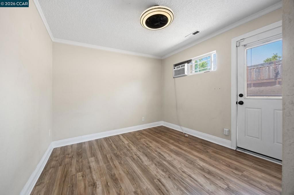 Image 23 of property listing at 2437 Hemlock Avenue, Concord, CA 94520