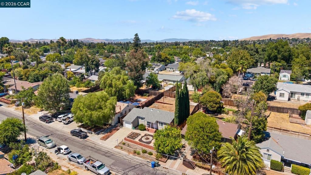 Image 27 of property listing at 2437 Hemlock Avenue, Concord, CA 94520