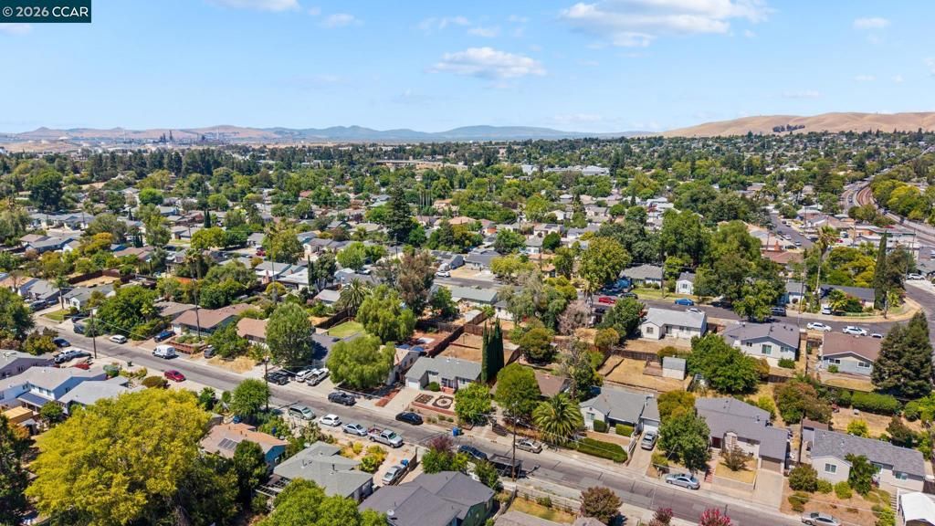Image 28 of property listing at 2437 Hemlock Avenue, Concord, CA 94520