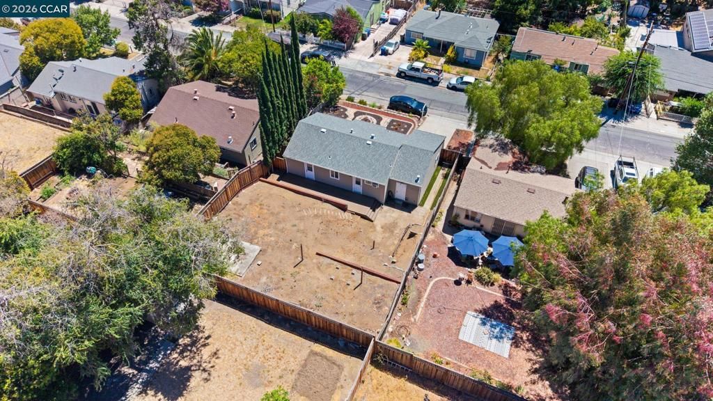 Image 29 of property listing at 2437 Hemlock Avenue, Concord, CA 94520