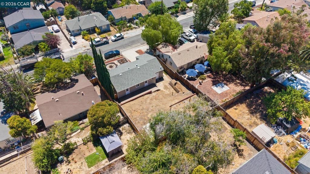 Image 31 of property listing at 2437 Hemlock Avenue, Concord, CA 94520