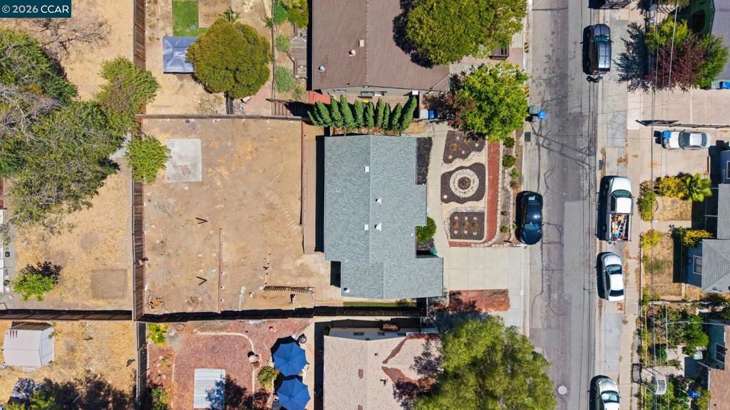 Image 32 of property listing at 2437 Hemlock Avenue, Concord, CA 94520