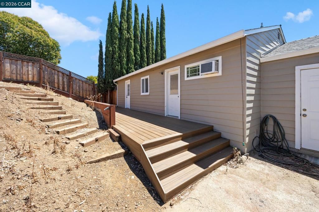 Image 6 of property listing at 2437 Hemlock Avenue, Concord, CA 94520