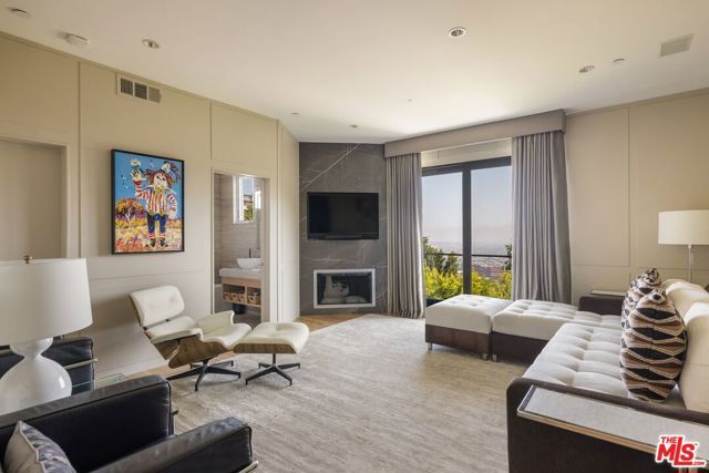 1573 Sunset Plaza Drive, Los Angeles, CA 90069