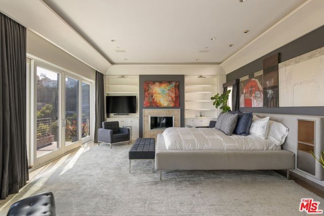 1573 Sunset Plaza Drive, Los Angeles, CA 90069