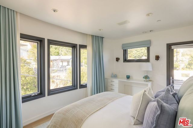 1573 Sunset Plaza Drive, Los Angeles, CA 90069