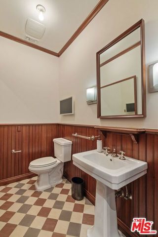 1573 Sunset Plaza Drive, Los Angeles, CA 90069