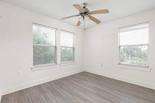 1601 Miriam Ave 210, Austin, TX 78702