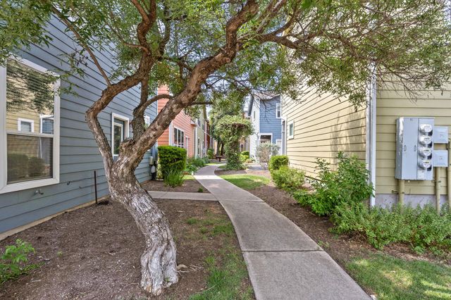 1601 Miriam Ave 210, Austin, TX 78702