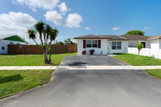 5042 Grant Lane, West Palm Beach, FL 33415
