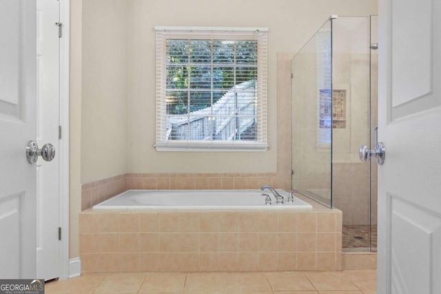 5723 Vinings Retreat Way SW, Mableton, GA 30126