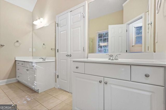 5723 Vinings Retreat Way SW, Mableton, GA 30126