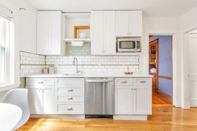 38 Guernsey Street 1, Boston, MA 02131