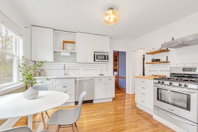 38 Guernsey Street 1, Boston, MA 02131