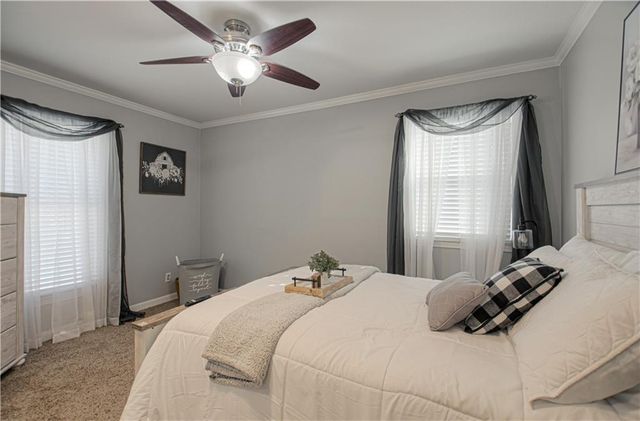 1038 Essex Street, Liberty, MO 64068