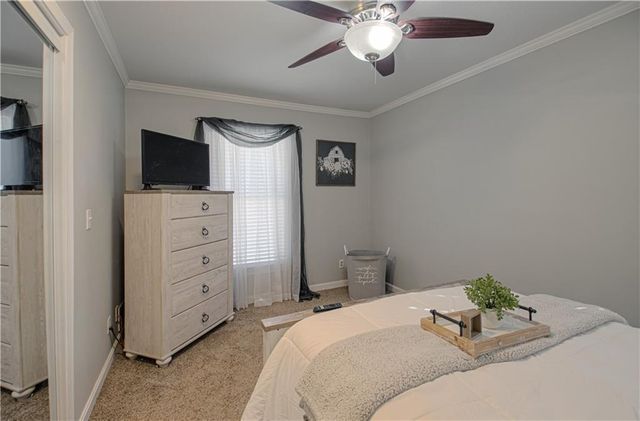 1038 Essex Street, Liberty, MO 64068