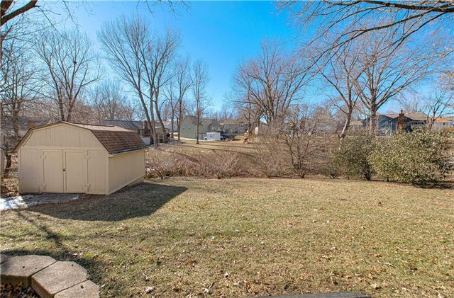 1038 Essex Street, Liberty, MO 64068