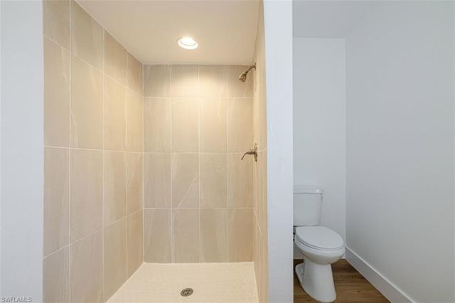 1337 N Alhambra CIR, Naples, FL 34103