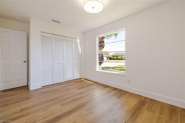 1337 N Alhambra CIR, Naples, FL 34103