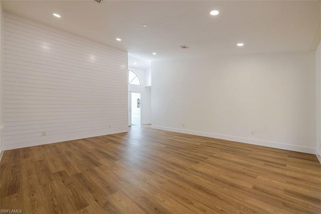 1337 N Alhambra CIR, Naples, FL 34103