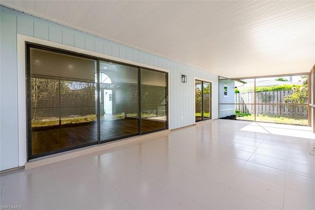 1337 N Alhambra CIR, Naples, FL 34103